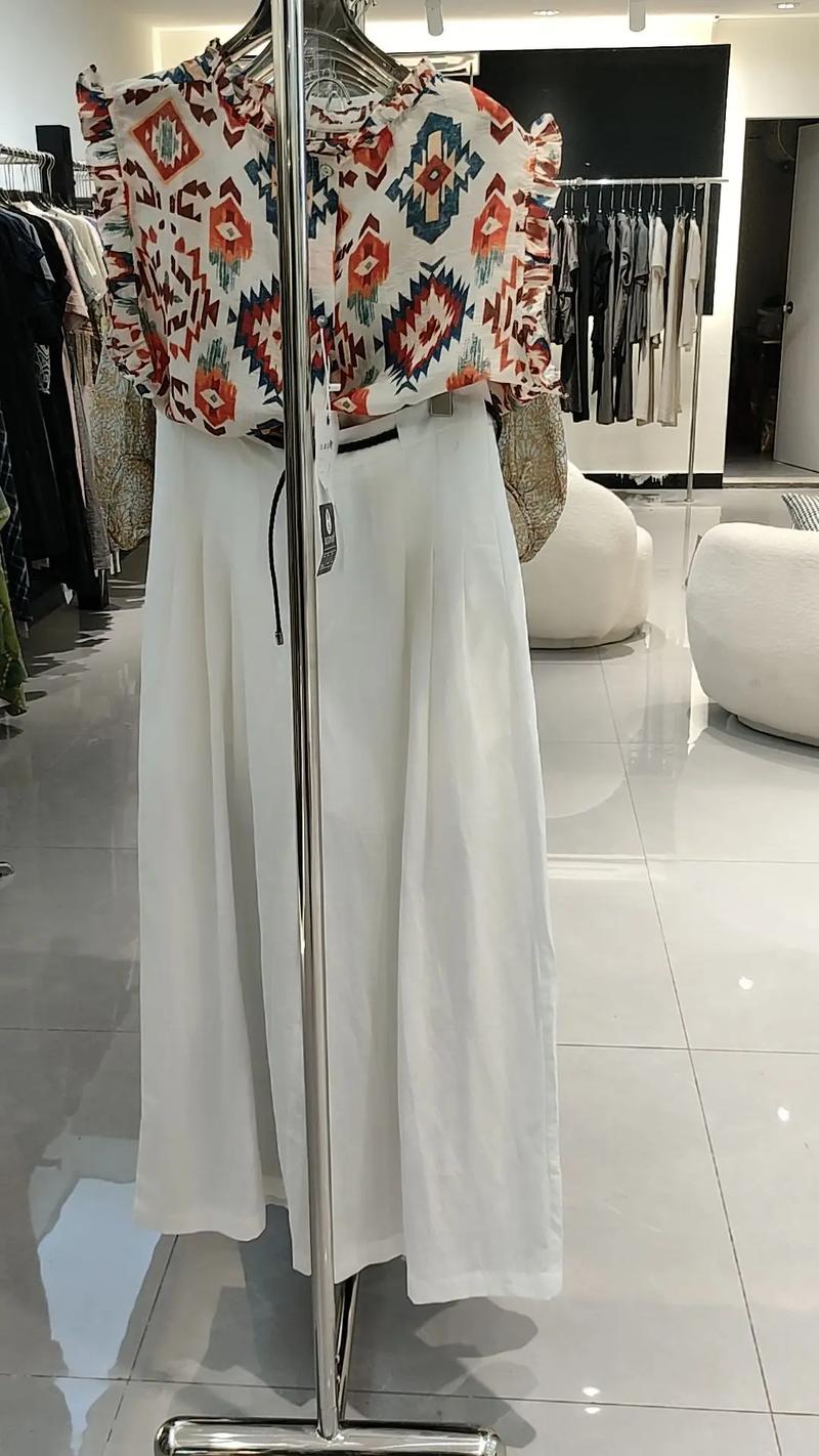如何通過(guò)服裝陳列提升折扣女裝與鞋帽的銷(xiāo)售效果